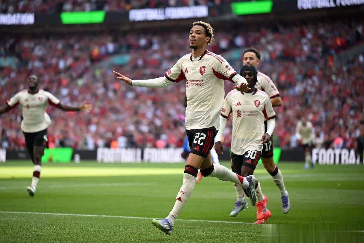 在转会市场, 上赛季的冠, 也显得游刃