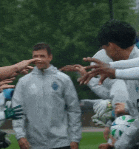 发布穆勒首, 温哥华白浪